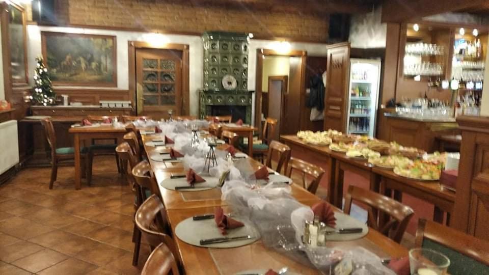 Mala Svata Hora - Penzion & Restaurace Mnisek pod Brdy Exterior photo